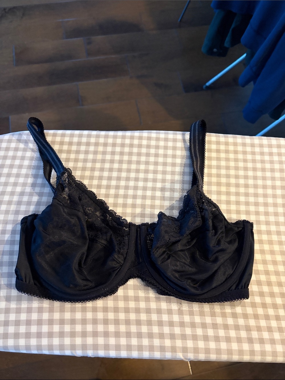 Classic Black Lace Underwire Bra — Elegant Everyday Support
